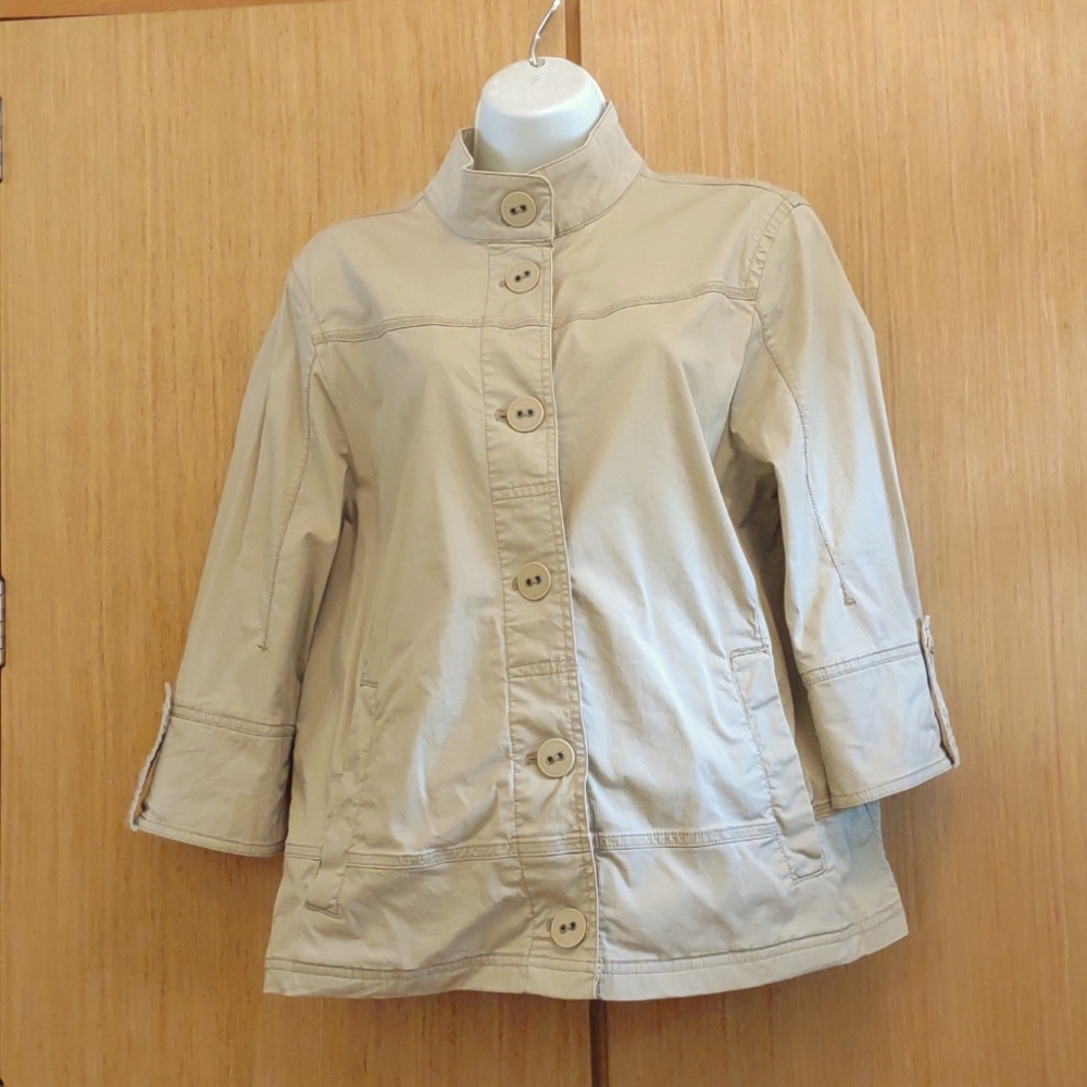 Eddie Bauer SZ L Tan Buttoned Utility Jacket.
